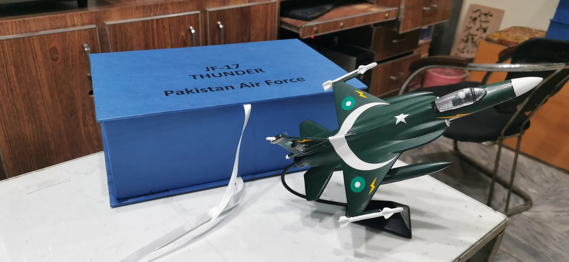 Boxed Aircraft Presentation Model